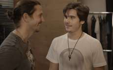 'Rock Story': Zac aceita proposta ousada de Gui