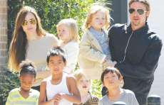 Angelina Jolie consegue guarda tempor&aacute;ria dos 6 filhos