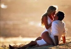 Tr&ecirc;s raz&otilde;es que tornam o sexo melhor depois do casamento