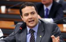Governador do Alagoas diz que policial civil n&atilde;o exerce profiss&atilde;o de risco