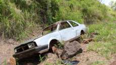 Marquinho - Carro batido &eacute; encontrado abandonado na BR 158