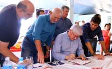 Guarania&ccedil;u - Chefe da Casa Civil entrega Ordem de Servi&ccedil;o para recupera&ccedil;&atilde;o da estrada de acesso ao Guapor&eacute;