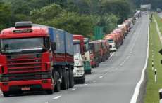Pesquisa revela que quase metade dos caminhoneiros do pa&iacute;s est&atilde;o endividados