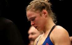 Ronda Rousey rompe o sil&ecirc;ncio ap&oacute;s derrota e pede "tempo para refletir"