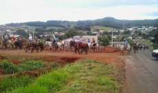 Goioxim - 4&ordm; Rodeio Crioulo CTG La&ccedil;os da Uni&atilde;o Iniciou com a Tradicional Tropeada
