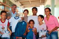 Palmital - Prefeitura entrega kit de uniforme escolar aos alunos da rede municipal e dos CMEIs