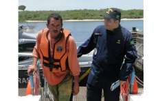 No litoral do Paran&aacute;, n&aacute;ufragos usaram freezer como bote salva vidas