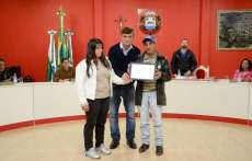 Catanduvas - Casal de agricultores recebe homenagem na C&acirc;mara de Vereadores