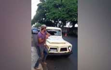 Motorista destr&oacute;i ve&iacute;culo antes de ser recolhido em blitz no Paran&aacute;
