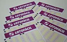 Pr&ecirc;mio da Lotof&aacute;cil sai para tr&ecirc;s apostadores