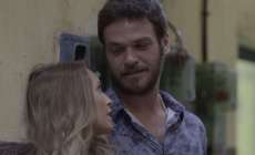 'A For&ccedil;a do Querer': Rubinho promete casamento com Carine e &eacute; pressionado por Jacy