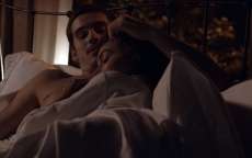 'Rock Story': Zac e Yasmin t&ecirc;m a primeira noite de amor