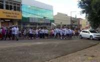 Laranjeiras - Sicredi realizou &quot;Caminhada Solidária&quot; no &quot;Dia de Cooperar&quot;