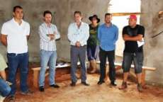 Rio Bonito - Produtores do Assentamento 10 de maio relizam reuni&atilde;o com a presen&ccedil;a do prefeito Irio de Rosso