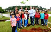 Laranjeiras - Mudas de árvores são plantadas no lançamento do projeto &quot;A cidade dos ipês’