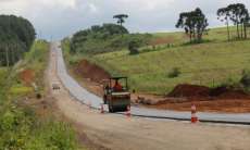 Reserva do Iguaçu - Mais um trecho da PR 459 recebe camada de asfalto