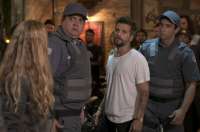 'Sol Nascente': Mario se mete em briga de rua e &eacute; preso novamente