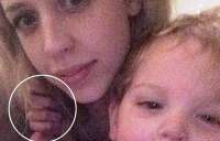Filha de roqueiro diz ter flagrado fantasma em foto