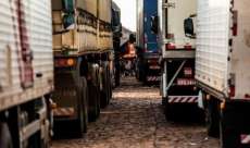 Caminhoneiros amea&ccedil;am nova greve em abril