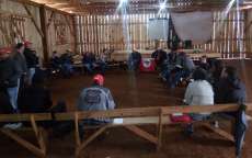 Rio Bonito - Prefeitura participa de reuni&atilde;o com coordena&ccedil;&atilde;o do acampamento Herdeiros da Terra