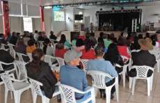 Cand&oacute;i - Grupo da Terceira idade recebe antecipadamente as comemora&ccedil;&otilde;es do dia do Idoso