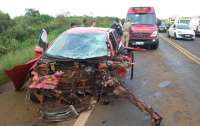 Colis&atilde;o frontal deixa um morto e oito feridos na BR 277