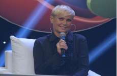 Xuxa oferece seu nome para perfume em troca de entrevista com Silvio Santos