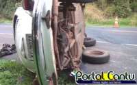 Guaraniaçu - Fusca capota na BR 277