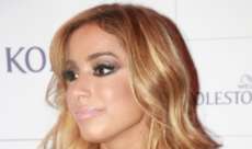 Loira! Anitta radicaliza o visual e &eacute; criticada nas redes sociais