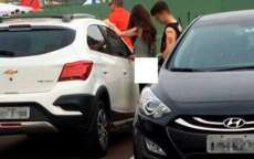 Jovem casal &eacute; flagrado fazendo sexo em p&uacute;blico