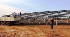 Rio Bonito - Come&ccedil;a a ser montada a estrutura para o rodeio country da Exporio 2015
