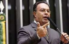 Deputado paranaense Andr&eacute; Vargas pede afastamento da C&acirc;mara Federal
