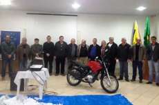 Quedas - Sai o ganhador da moto 0 KM na promo&ccedil;&atilde;o do Dia dos Namorados da ACIQI