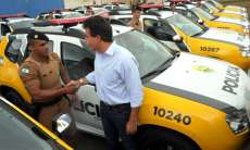 Laranjeiras - Em Curitiba, prefeita Sirlene Svartz participa da entrega de novas viaturas para as polícias Civil e Militar