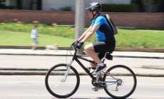 Tr&acirc;nsito: O ouvido do ciclista &eacute; seu retrovisor