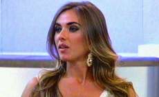 Nicole Bahls leva fora de ator da Globo durante entrevista no P&acirc;nico