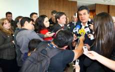 Governador apoia manifesta&ccedil;&otilde;es e condena atos de vandalismo