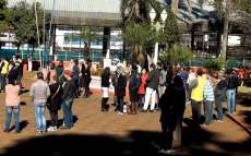 Laranjeiras - Além da BR-158 bloqueada, manifestação aconteceu também na praça central.
