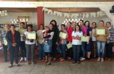 Porto barreiro - Na ter&ccedil;a dia 13, aconteceu o encerramento do curso de pintura em tecido