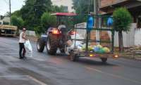 Quedas - Popula&ccedil;&atilde;o colabora e coleta de lixo come&ccedil;a a engrenar.