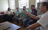 Pinh&atilde;o - Secret&aacute;rio de Agricultura se re&uacute;ne com representantes da ONG Abrace e Adote