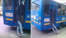 Motorista de &ocirc;nibus prende ladr&atilde;o na porta e dirige at&eacute; delegacia