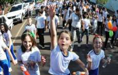Laranjeiras - Caminhada da Reciclagem mobiliza população para importância de hábitos sustentáveis