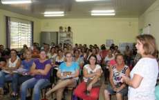 Rio Bonito - Assist&ecirc;ncia Social realizou reuni&atilde;o para discutir "Encontr&atilde;o de Mulheres" que acontecer&aacute; em Abril