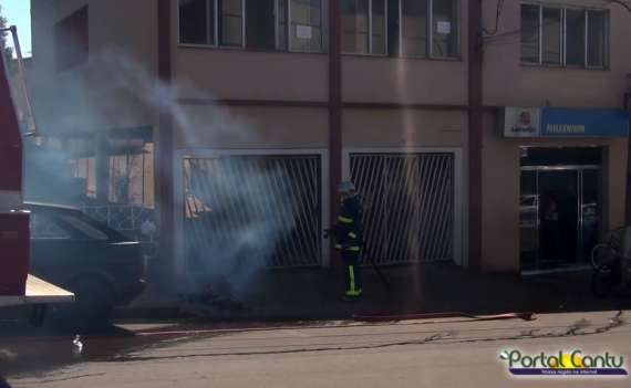 Laranjeiras - Incêndio é registrado em frente a lotérica no centro. Veja o vídeo