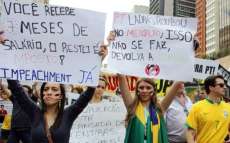 Manifestantes fazem protesto contra reelei&ccedil;&atilde;o de Dilma em S&atilde;o Paulo e Bras&iacute;lia