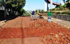 Laranjeiras - Governo Municipal inicia mais uma etapa de recuperação de calçamento no bairro Cristo Rei