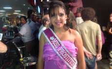Jovem de 18 anos &eacute; eleita Miss Prostituta 2013