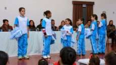 Ibema - Alunos da rede municipal de ensino recebem uniformes escolares