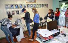 Pinh&atilde;o - Universit&aacute;rios renovam carteira para transporte gratuito